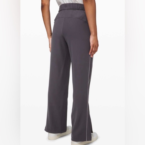 Lululemon On the Right Track Pant EUC Size 4 - Picture 3 of 8